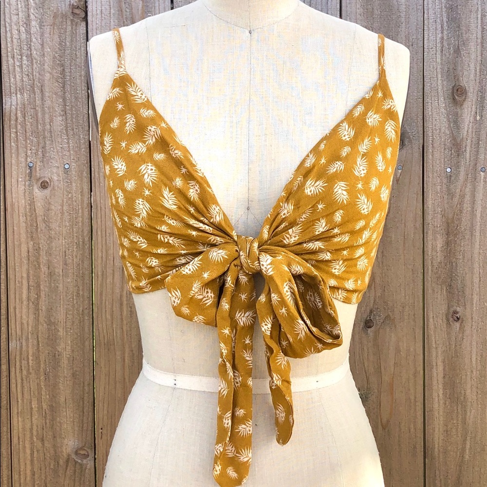 Botanic Printed Crop Top - Picture 3 of 8